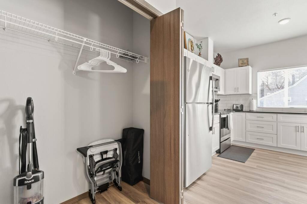 Brand New 2 Bed 2 Bath Near Perry District And Dt