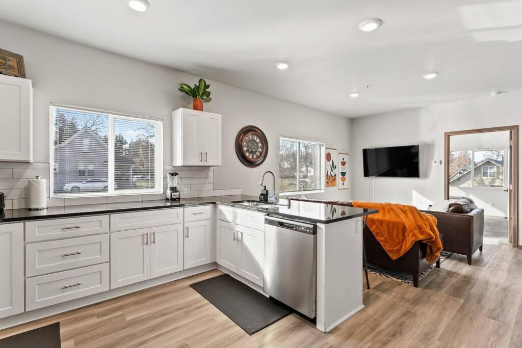 Apartment Brand New 2 Bed 2 Bath Near Perry District And Dt *