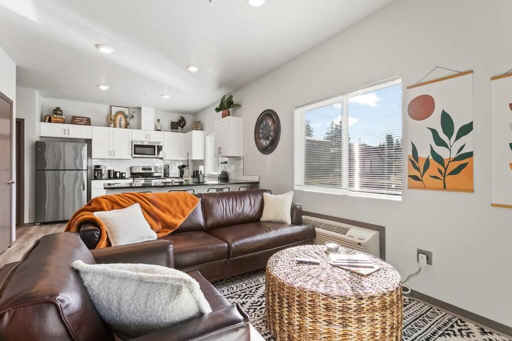 Brand New 2 Bed 2 Bath Near Perry District And Dt